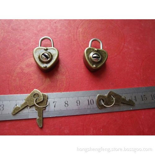 Manufacturer Supply Anti-Brass Color Small Heart Shape Padlock